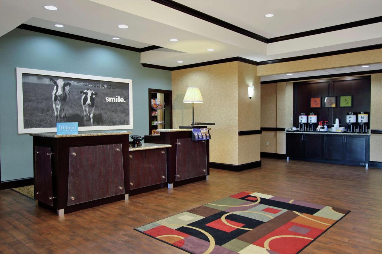 Hampton Inn & Suites Buffalo Exteriér fotografie